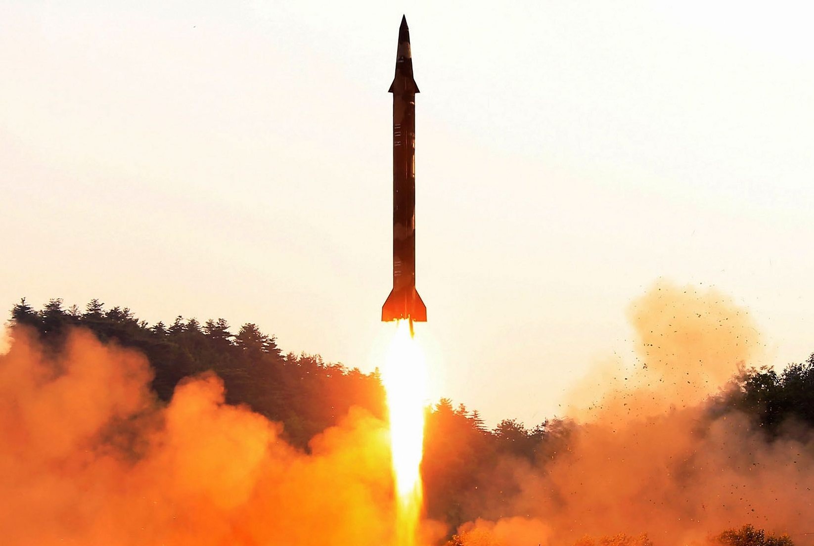 کره شمالی یک موشک به سمت شمال ژاپن شلیک کرد