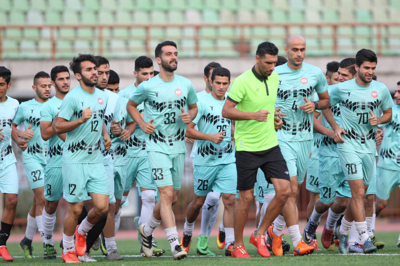 جدال سرخ پوشان رشت با آبی پوشان تهرانی