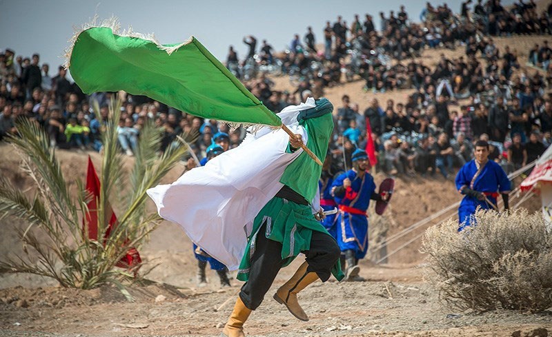 برگزاری سوگواره عکس بزرگترین تعزیه میدانی کشور برگزاری سوگواره عکس بزرگترین تعزیه میدانی کشور