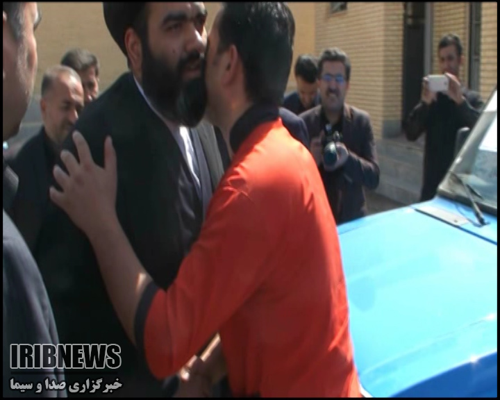 واگذاری 14 دستگاه خودرو به مددجویان کمیته امداد شهرستان لردگان