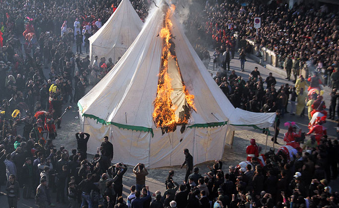 برگزاری آیین سنتی خیمه سوزان عصرعاشورا در خراسان رضوی