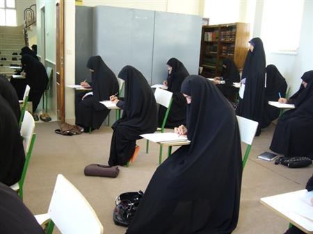 اعزام 300 مبلغ خواهران حوزه علمیه به مدارس امین استان