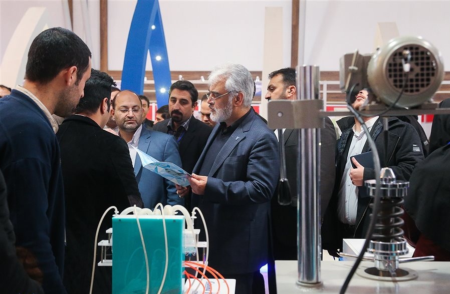 آغاز به کار فن بازار دانشگاه آزاد با موضوع «کشاورزی»