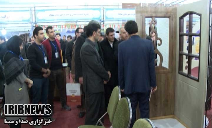 حضور 18 شرکت بخش خصوصی در نمایشگاه دهه فجر مهاباد حضور 18 شرکت بخش خصوصی در نمایشگاه دهه فجر مهاباد