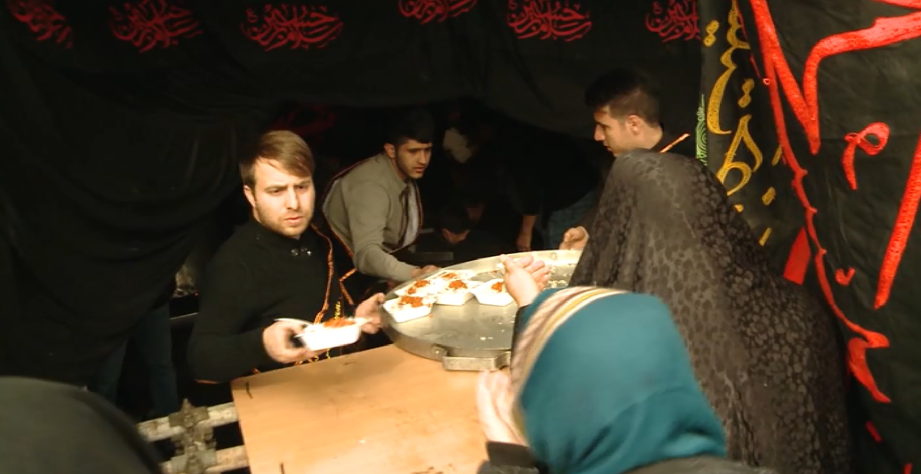 توزیع ۱۸ هزار پرس غذا در منطقه ۱۸ توزیع ۱۸ هزار پرس غذا در منطقه ۱۸