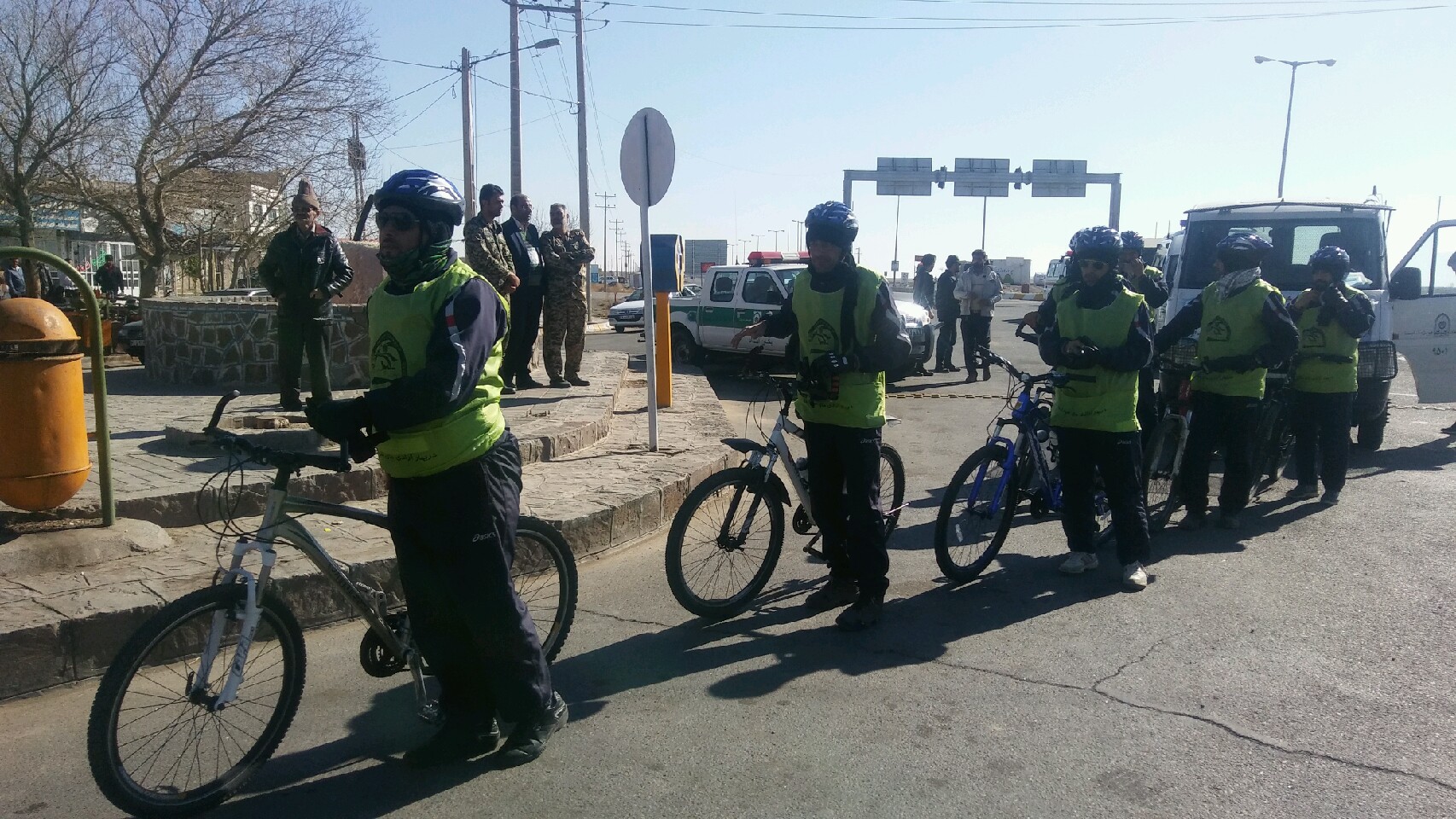  استقبال مردم  مه ولات از گروه دوچرخه سواری یگانهای ویژه ناجا