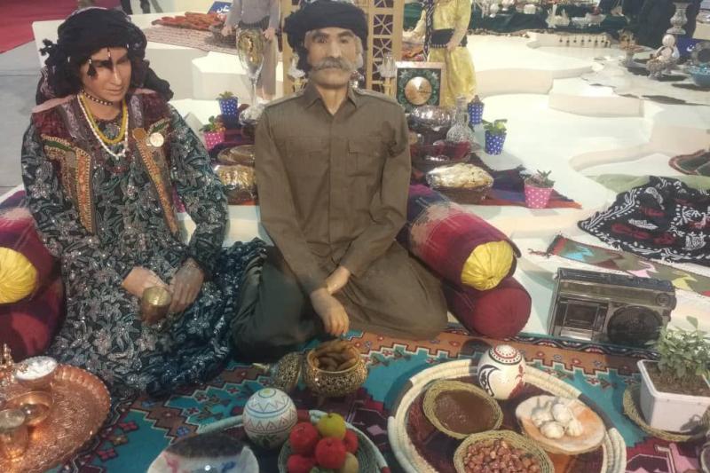 استقبال کم نظیر از غرفه صنایع دستی کرمانشاه استقبال کم نظیر از غرفه صنایع دستی کرمانشاه