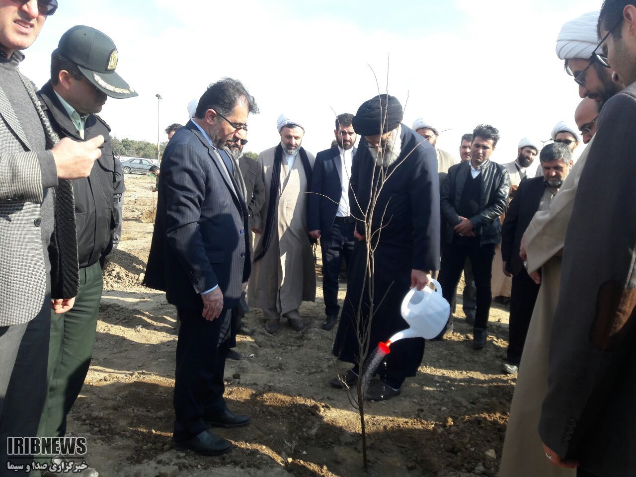 کاشت نهال در چهارمین روز هفته درختکاری توسط نماینده ولی فقیه در البرز