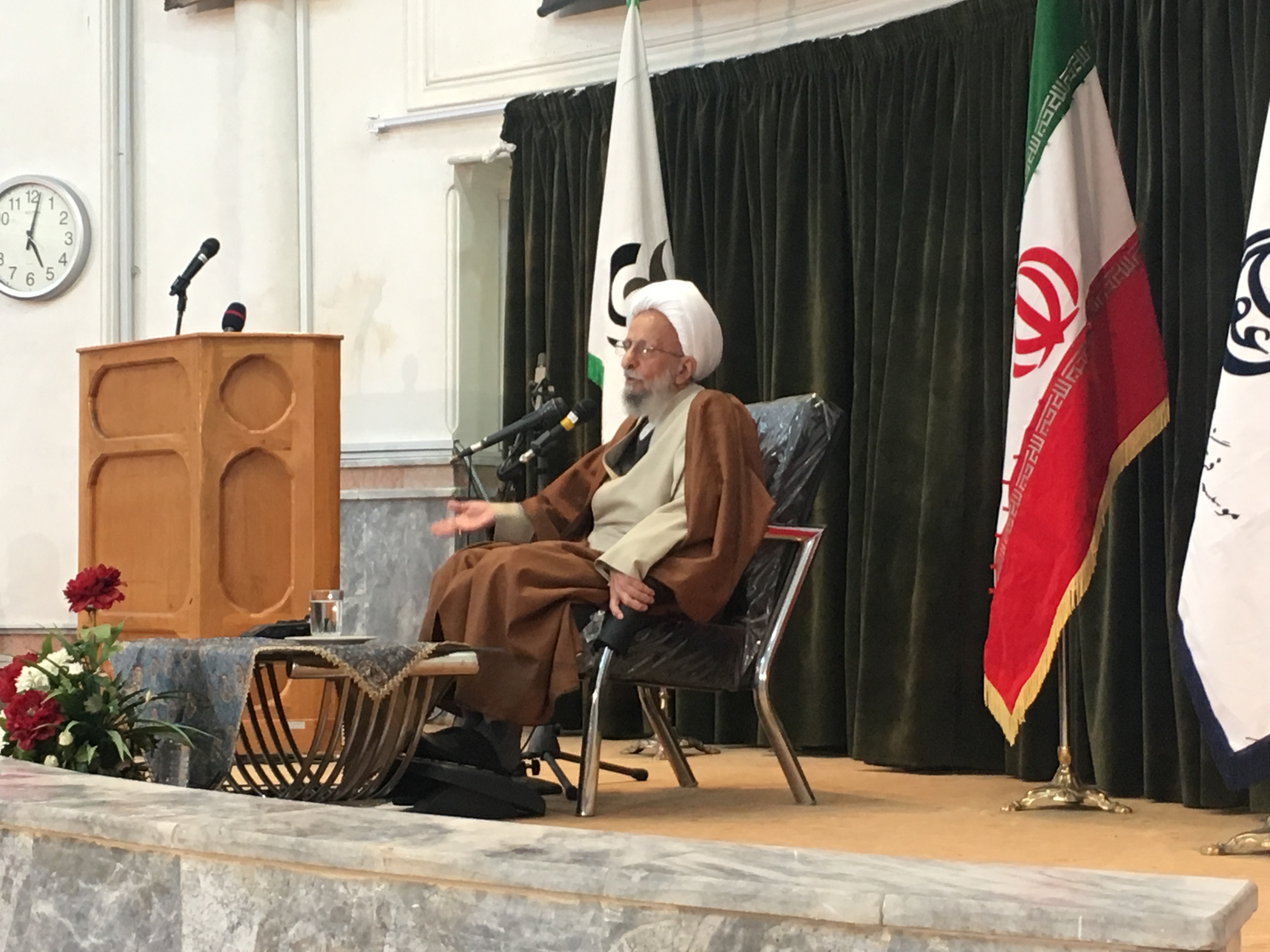 دیدار بانوان فرهیخته و فعال مشهدی با آیت الله مصباح یزدی دیدار بانوان فرهیخته و فعال مشهدی با آیت الله مصباح یزدی