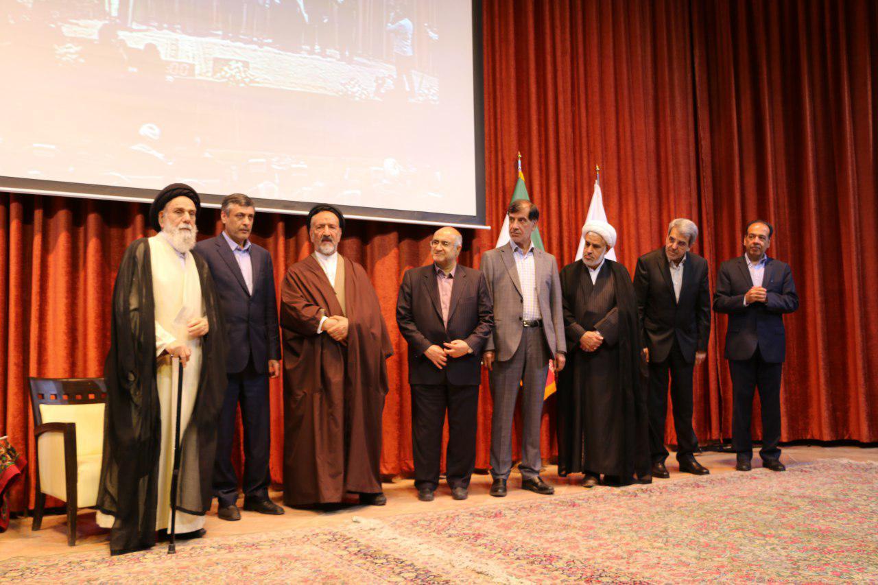 نکوداشت آیت الله جعفری در کرمان نکوداشت آیت الله جعفری در کرمان