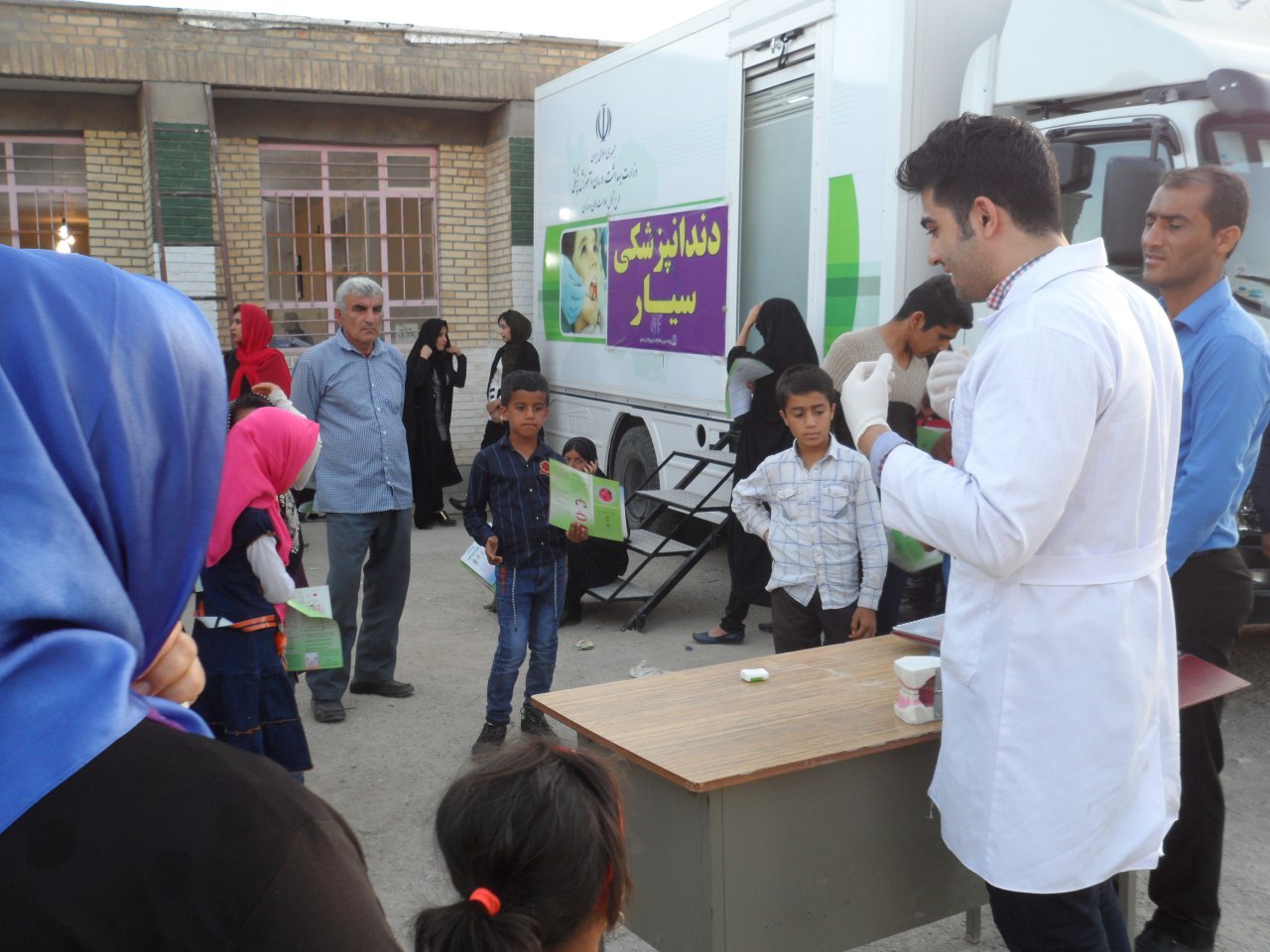 ارائه خدمات دندانپزشکی به مردم منطقه کاکان