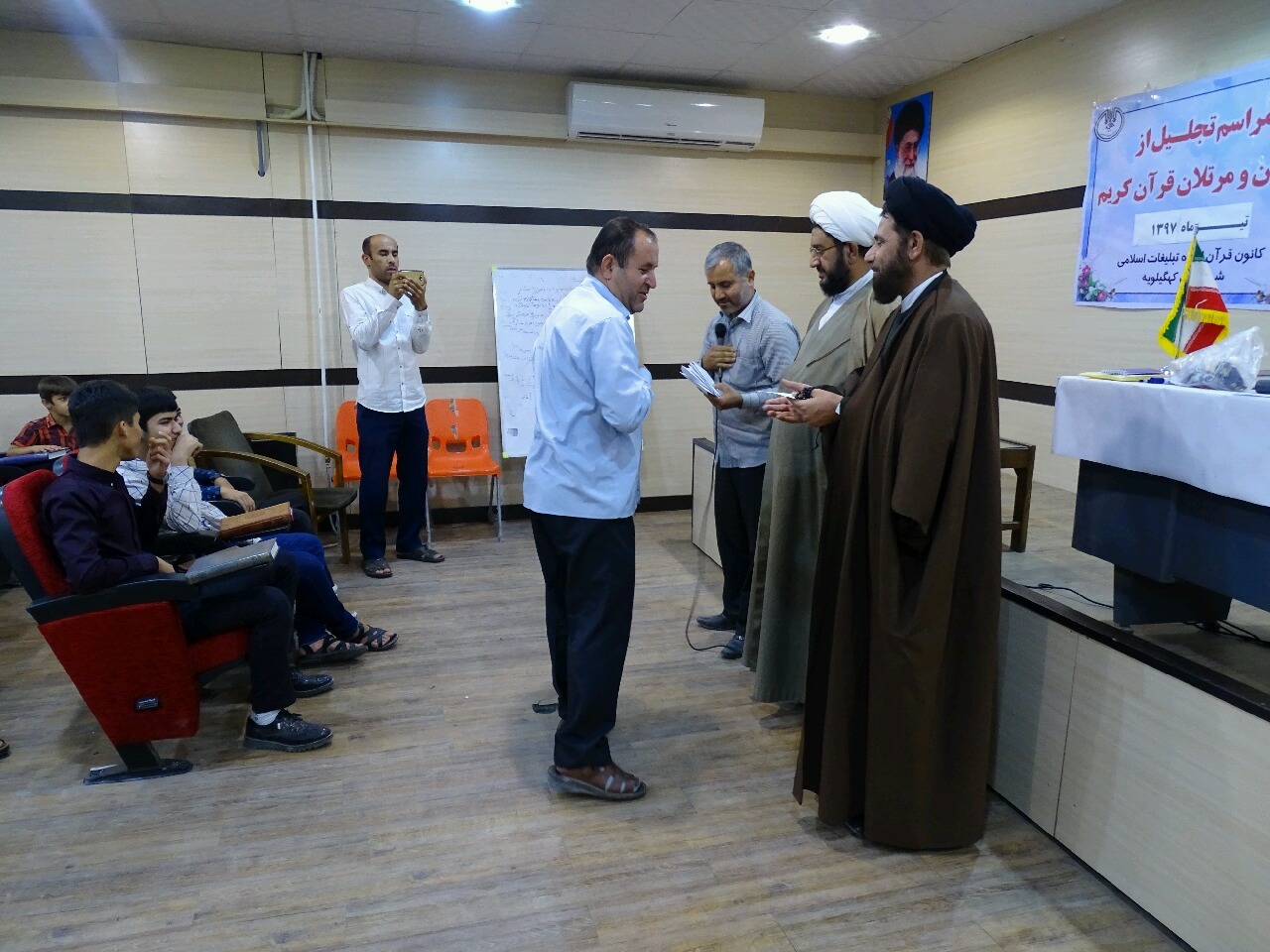 تجلیل از قاریان قرآن کریم در کهگیلویه