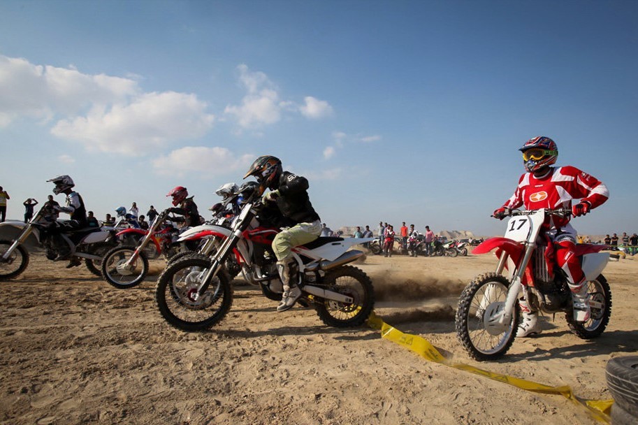 آغاز رقابتهای موتورکراس قهرمانی کشور در گناباد