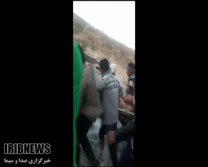 گرم شدن هوا و کاهش ضخامت قندیل ها علت ریزش غار یخی گرم شدن هوا و کاهش ضخامت قندیل ها علت ریزش غار یخی