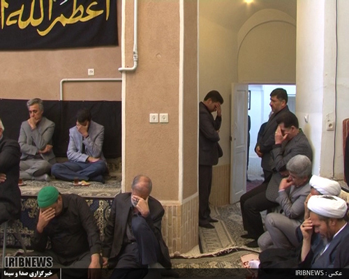 آئین سنتی روضه خوانی در حسینیه ایران