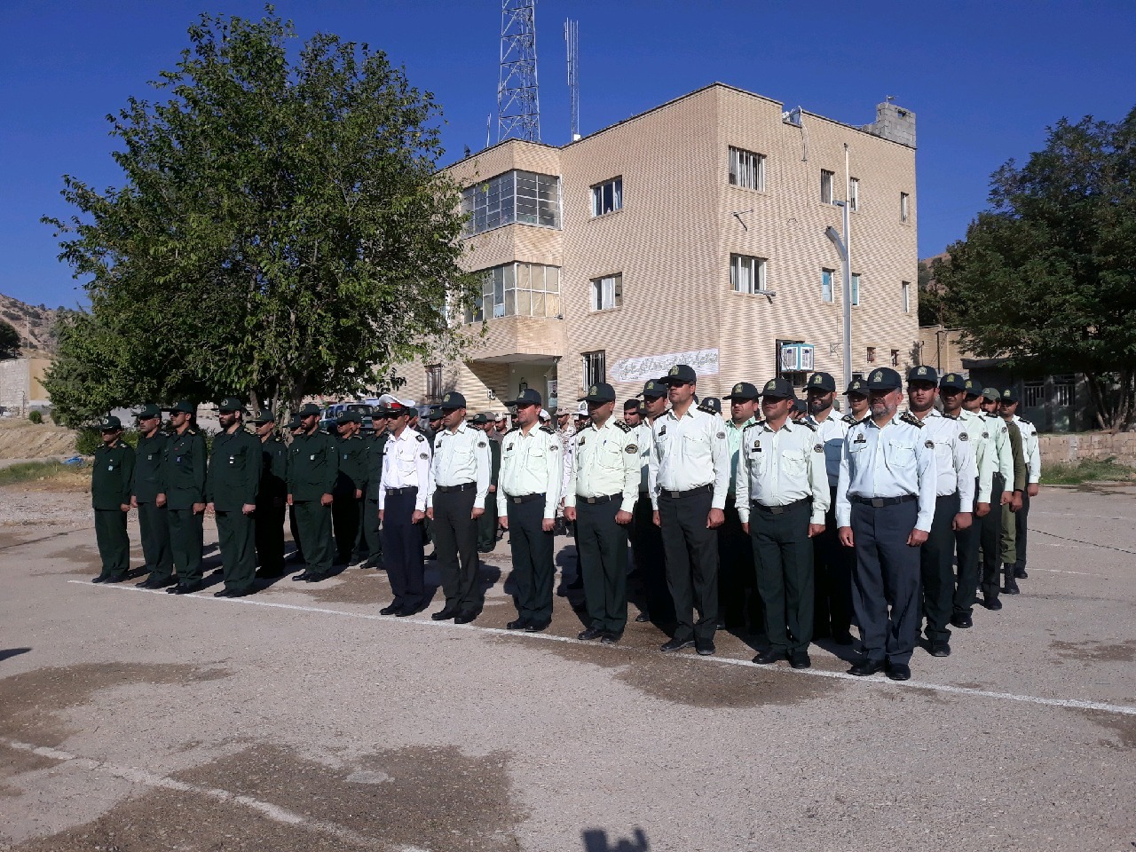 صبحگاه مشترک نیروی انتظامی شهرستان دنا