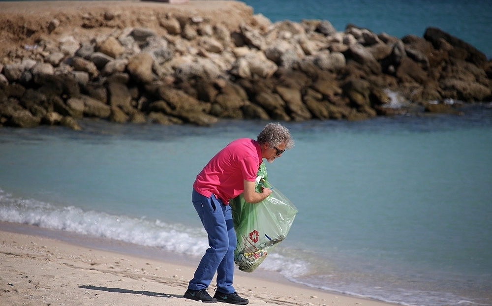 پاکسازی سواحل جزیره کیش