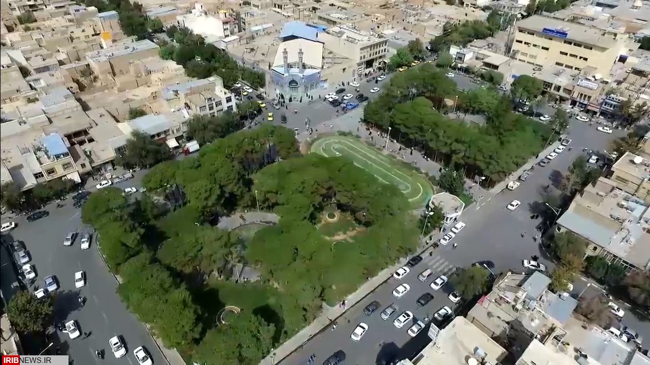 میدان امام خمینی (ره)شهر نجف آباد معروف به باغ ملی | خبرگزاری صدا و سیما
