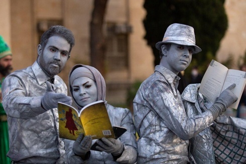 زندگی کاغذی؛ نمایش معضل استقبال نکردن شهروندان از مطالعه زندگی کاغذی؛ نمایش معضل استقبال نکردن شهروندان از مطالعه