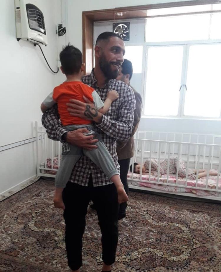 حرکت زیبای فوتبالیها در مرکز توانبخشی فرشتگان آبادان