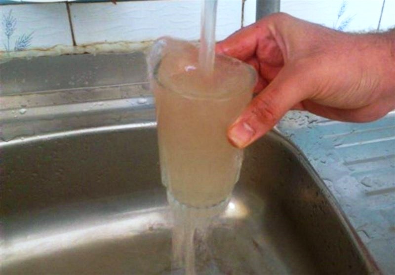 گل آلود شدن آب آشامیدنی شهر اردکان گل آلود شدن آب آشامیدنی شهر اردکان