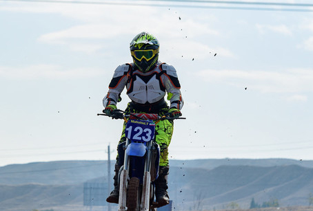 پرش بانوان کراس سوار برای قهرمانی در کشور پرش بانوان کراس سوار برای قهرمانی در کشور