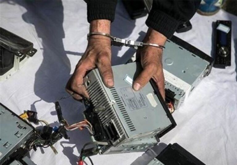 دستگیری سارق داخل خودرو در بابل