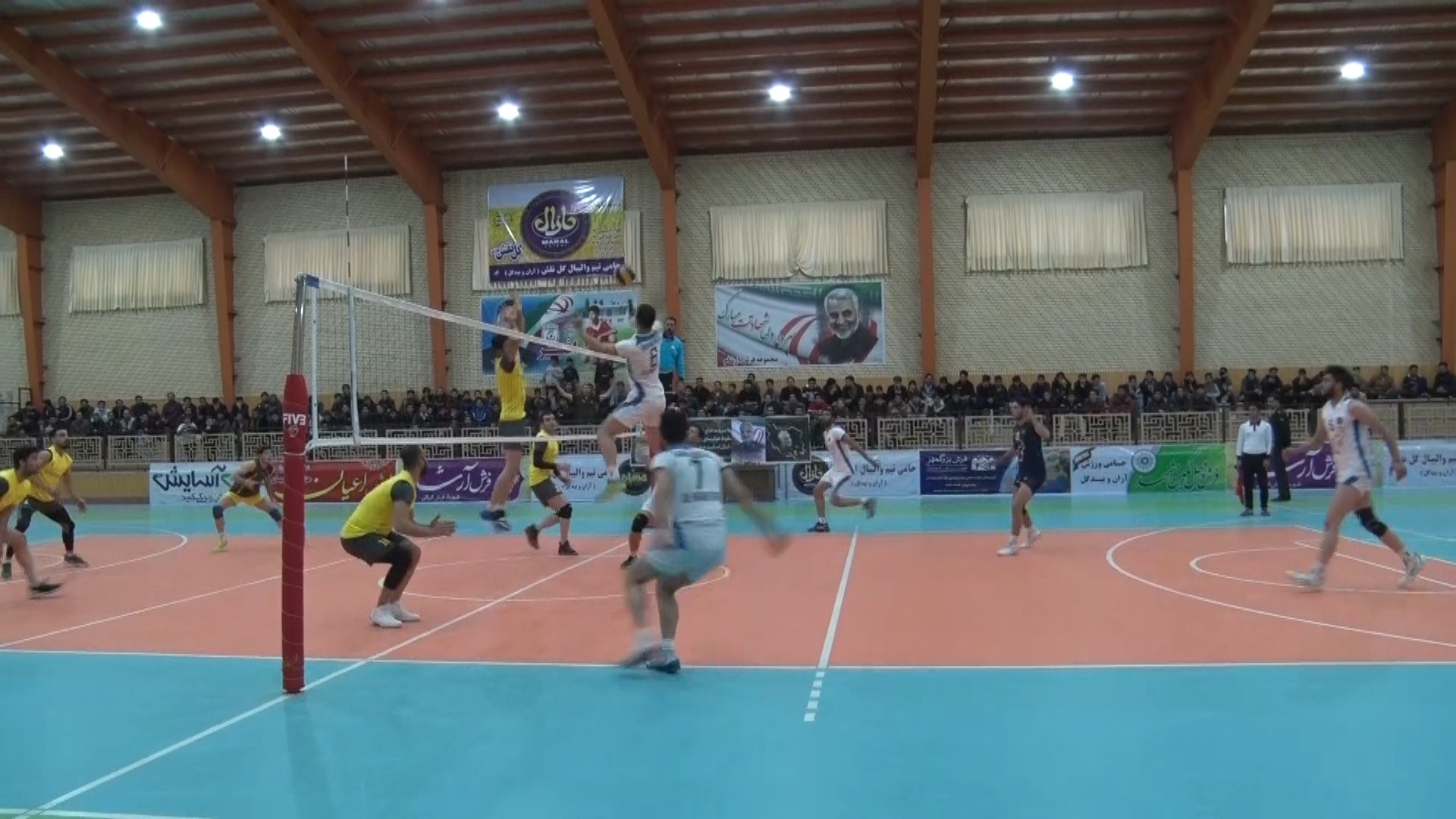 شکست تیم فرش گل نقش آران و بیدگل مقابل تیم اسپورت هوشیار تبریز شکست تیم فرش گل نقش آران و بیدگل مقابل تیم اسپورت هوشیار تبریز