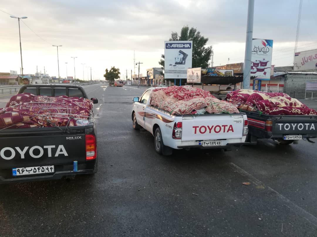 ارسال کمک‌های دانش آموزان مینابی به جاسک