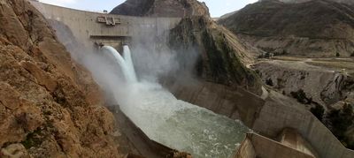 بازگشایی مجاری تخلیه کننده و سرریزهای سد کارون3