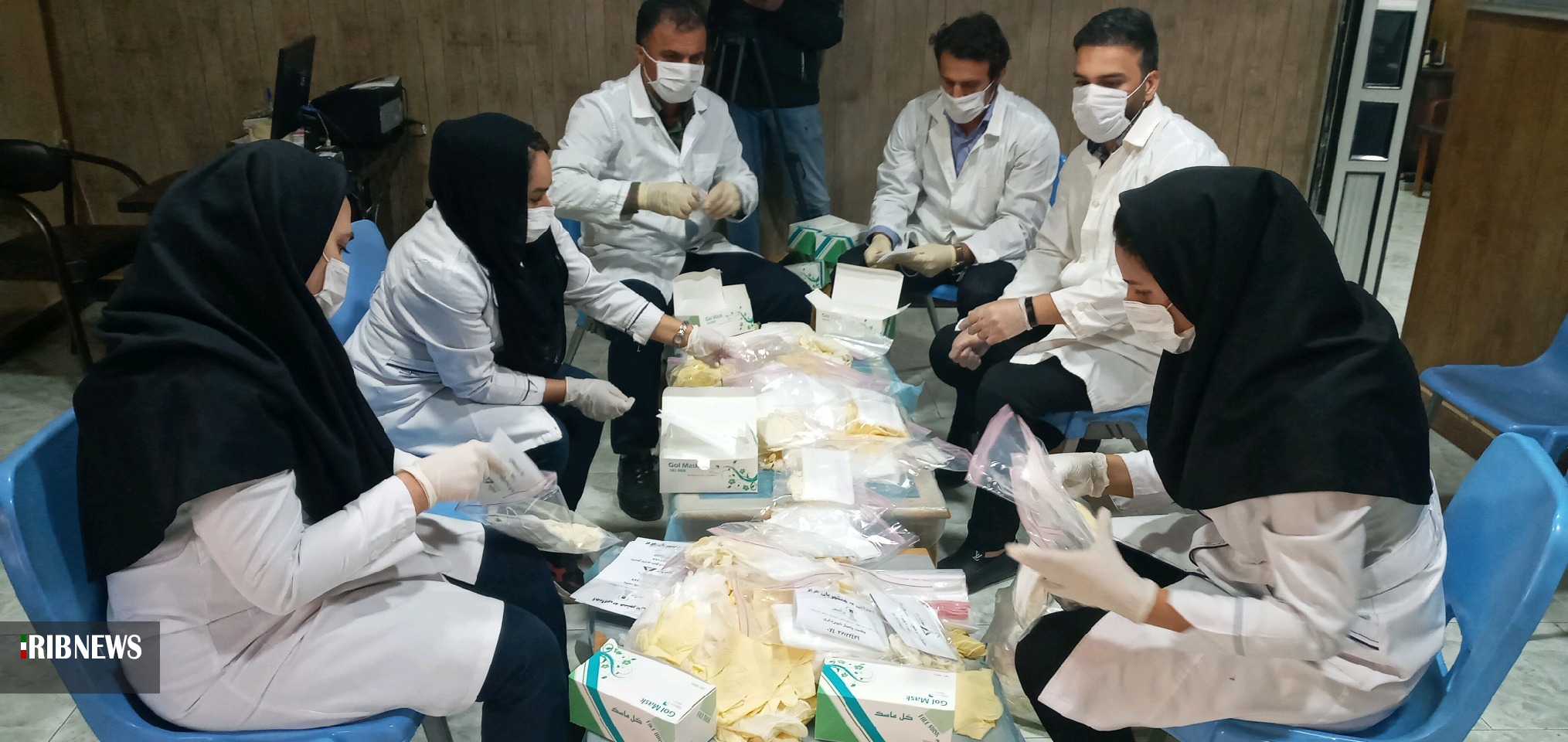 توزیع بسته های بهداشتی توسط خیران در گچساران