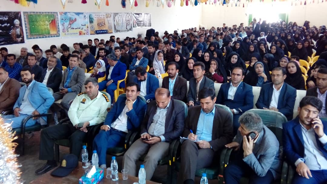 تجلیل از معلمان نمونه چاروسا