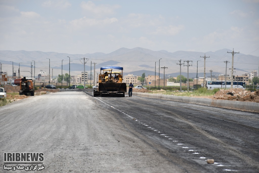 اجرای عملیات آسفالت امتداد بلوار 15 خرداد شهرکرد