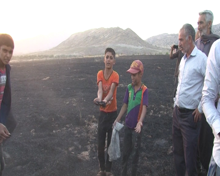 آتش سوزی در مزارع یک روستای شهرستان رابر | خبرگزاری صدا و سیما