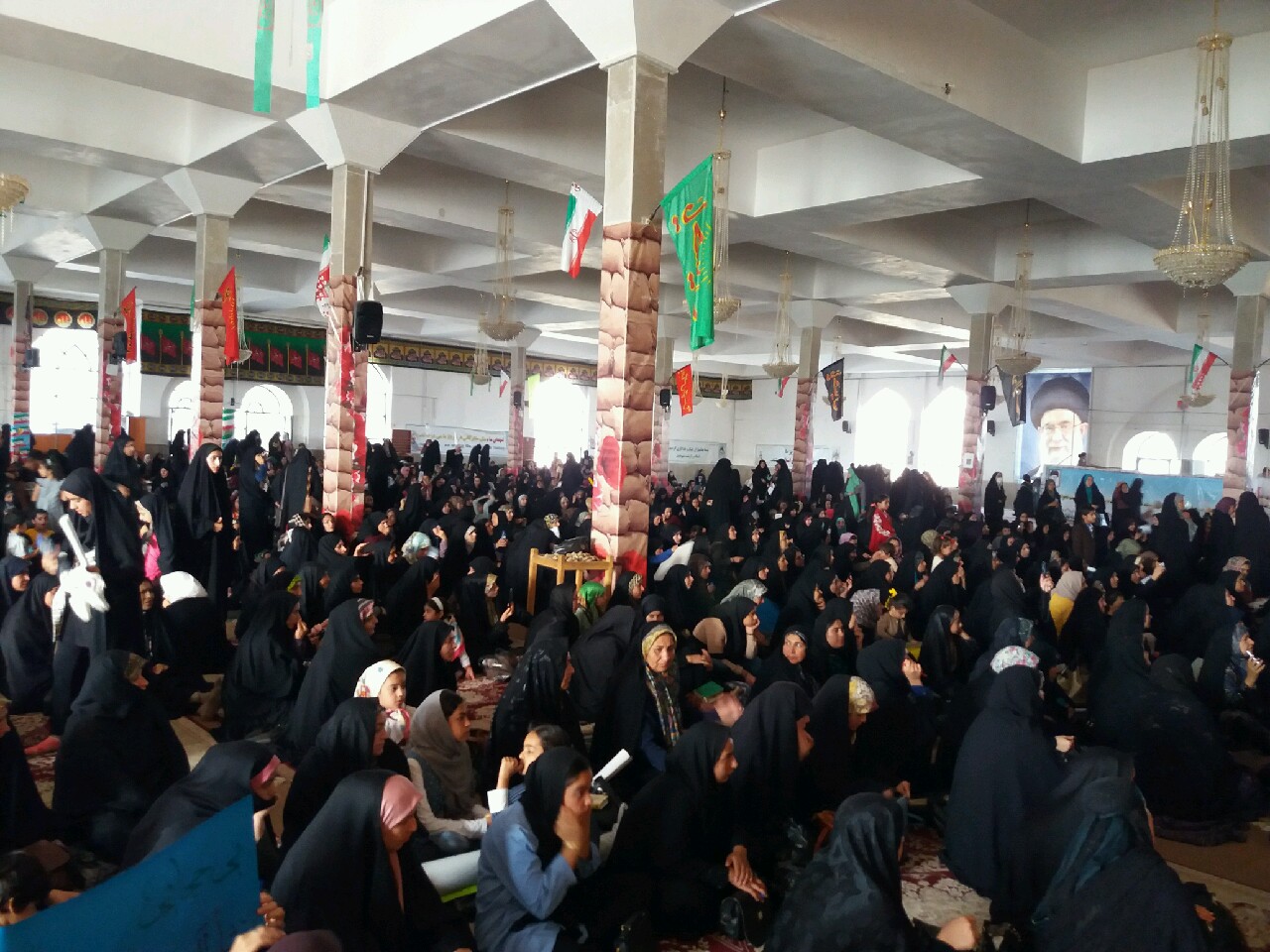 هدف قرار دادن حجاب زنان توسط دشمنان