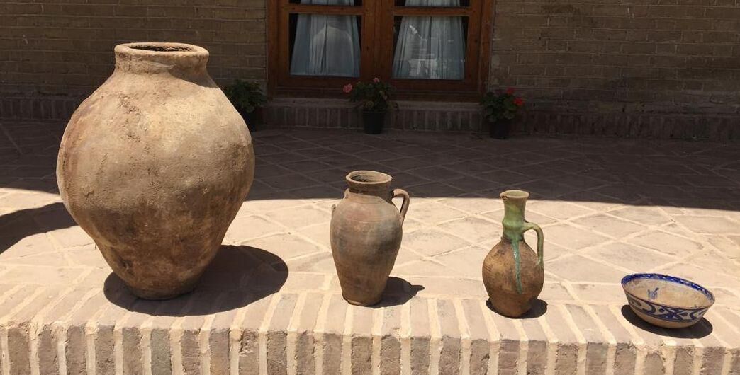 اهدای چهار سفالینه تاریخی به موزه مردم شناسی تربت حیدریه
