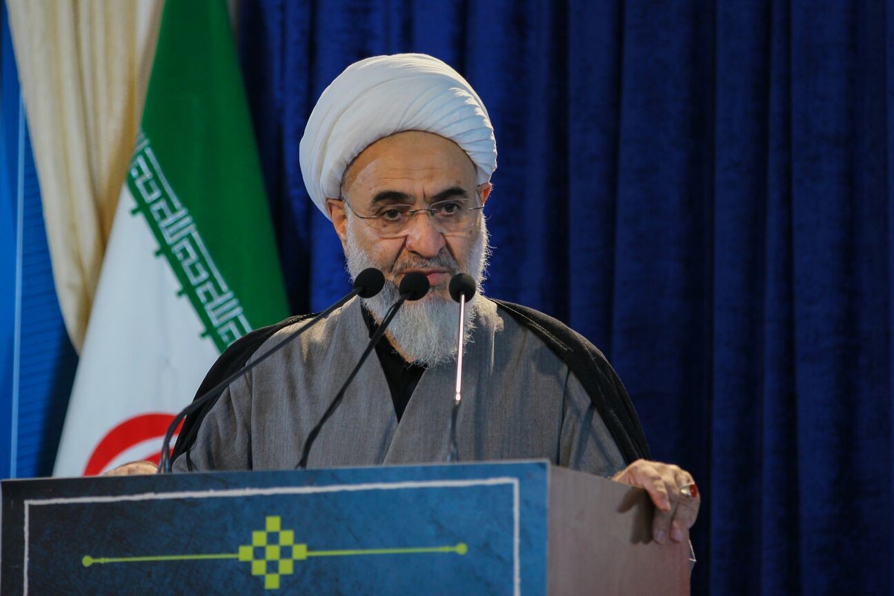 تاکید امام جمعه قزوین بر برگزاری باشکوه نماز عید قربان