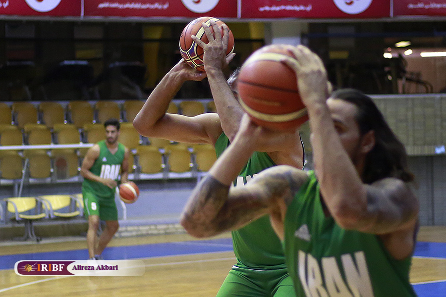 &zwnj;می&zwnj;توانیم خودمان را به دنیا نشان دهیم