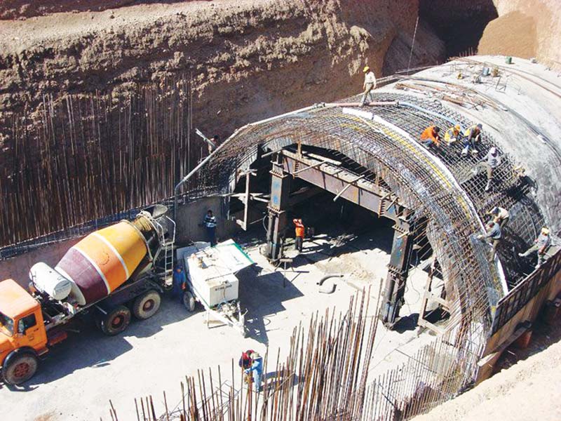 پیشرفت 30 درصدی مترو اهواز پس از 15 سال