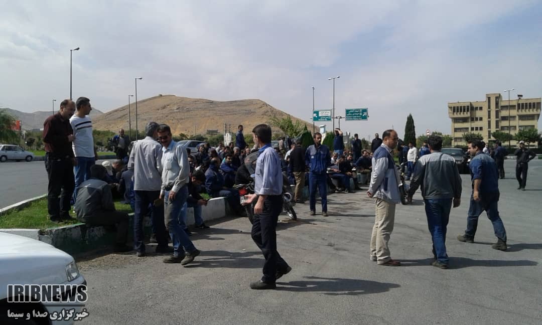 درخواست کارگران آذرآب برای تعیین تکلیف مالکیت و سهامدار