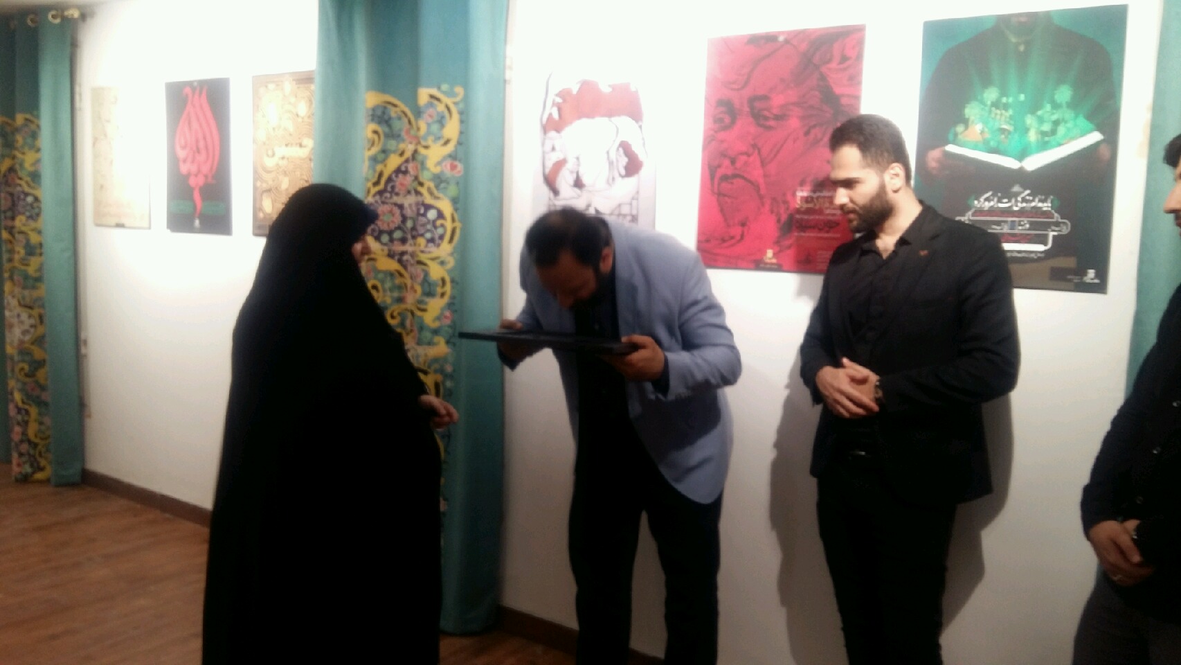 نگارخانه ای به عشق امام حسین (ع)