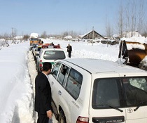 امدادرسانی به 35 خودرو گرفتار در برف توسط راهداران استان مرکزی امدادرسانی به 35 خودرو گرفتار در برف توسط راهداران استان مرکزی