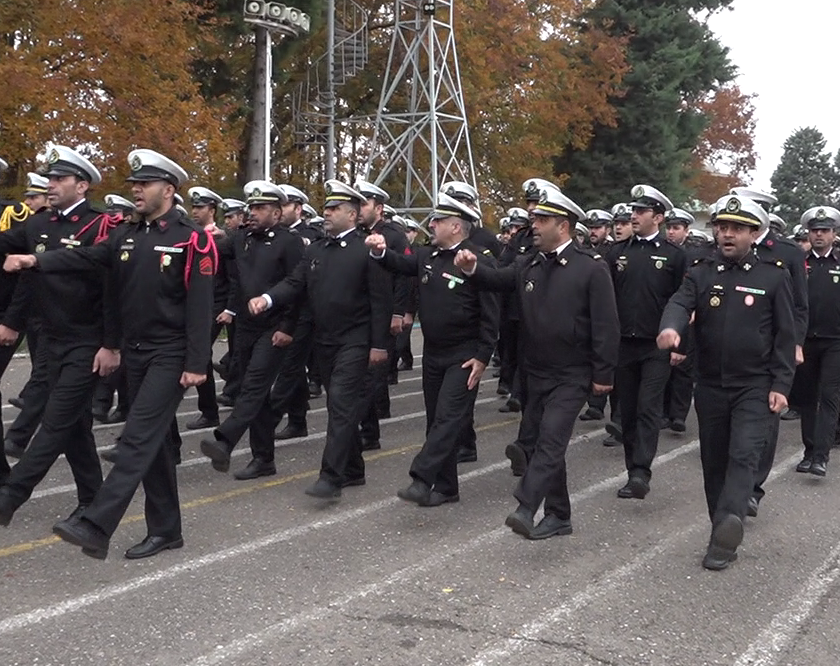 رژه نیروهای اقتدار نیروی دریایی در رشت رژه نیروهای اقتدار نیروی دریایی در رشت