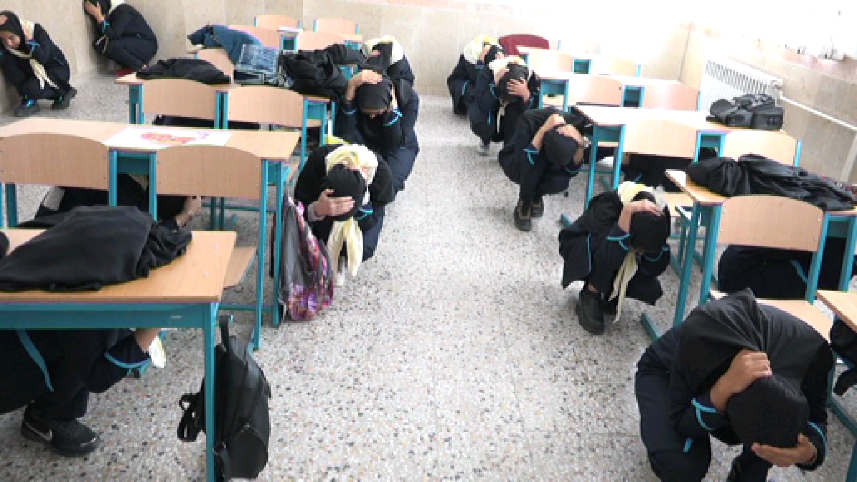 برگزاری مانور زلزله در یزد برگزاری مانور زلزله در یزد