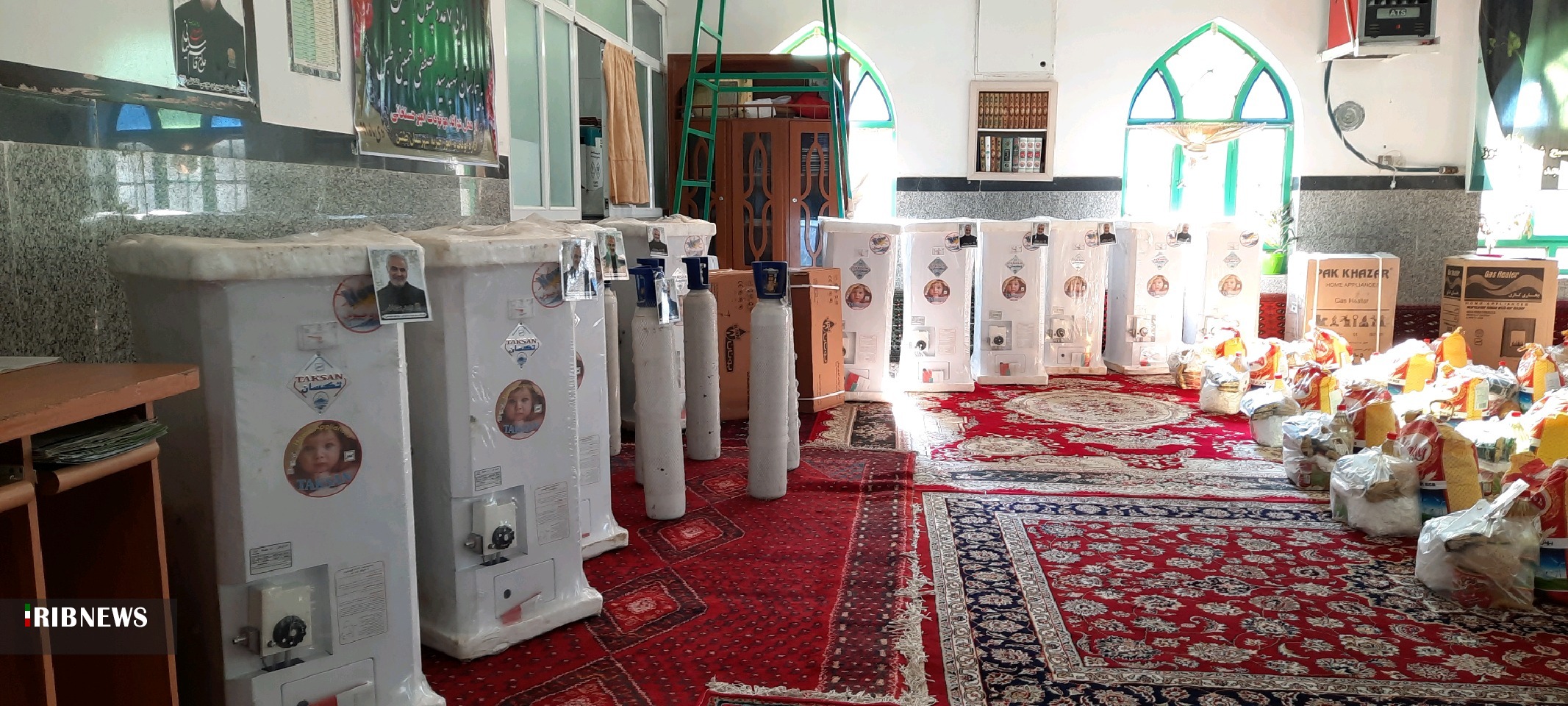 توزیع ۳۳۷ وسیله گرمایشی و سبد غذایی بین نیازمندان
