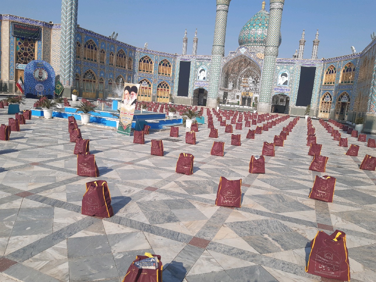 توزیع ۱۳۰۰ بسته معیشتی و کالا در آران و بیدگل و خوانسار توزیع ۱۳۰۰ بسته معیشتی و کالا در آران و بیدگل و خوانسار