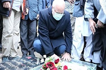 حضور قالیباف بر سر مزار 