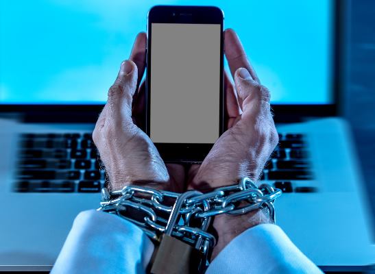 اعتیاد رسانه&zwnj;ای چیست ؟