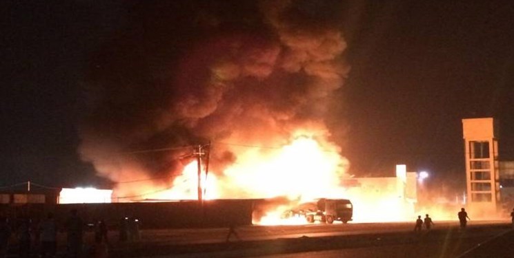 انفجار بمب در مسیر کاروان نیروهای آمریکایی در عراق انفجار بمب در مسیر کاروان نیروهای آمریکایی در عراق