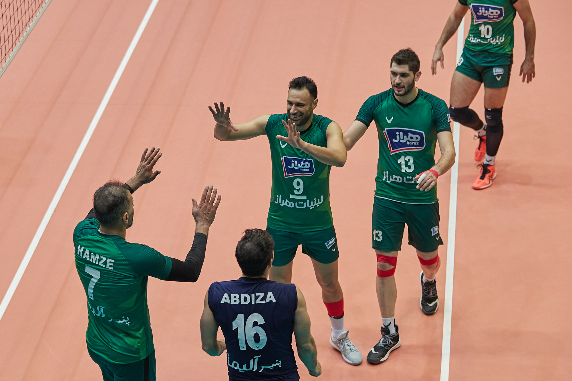 جدال هراز و هورسان برای پیروزی در لیگ برتر والیبال